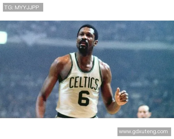 比尔拉塞尔的传奇人生：篮球巨星与社会运动的先锋之路